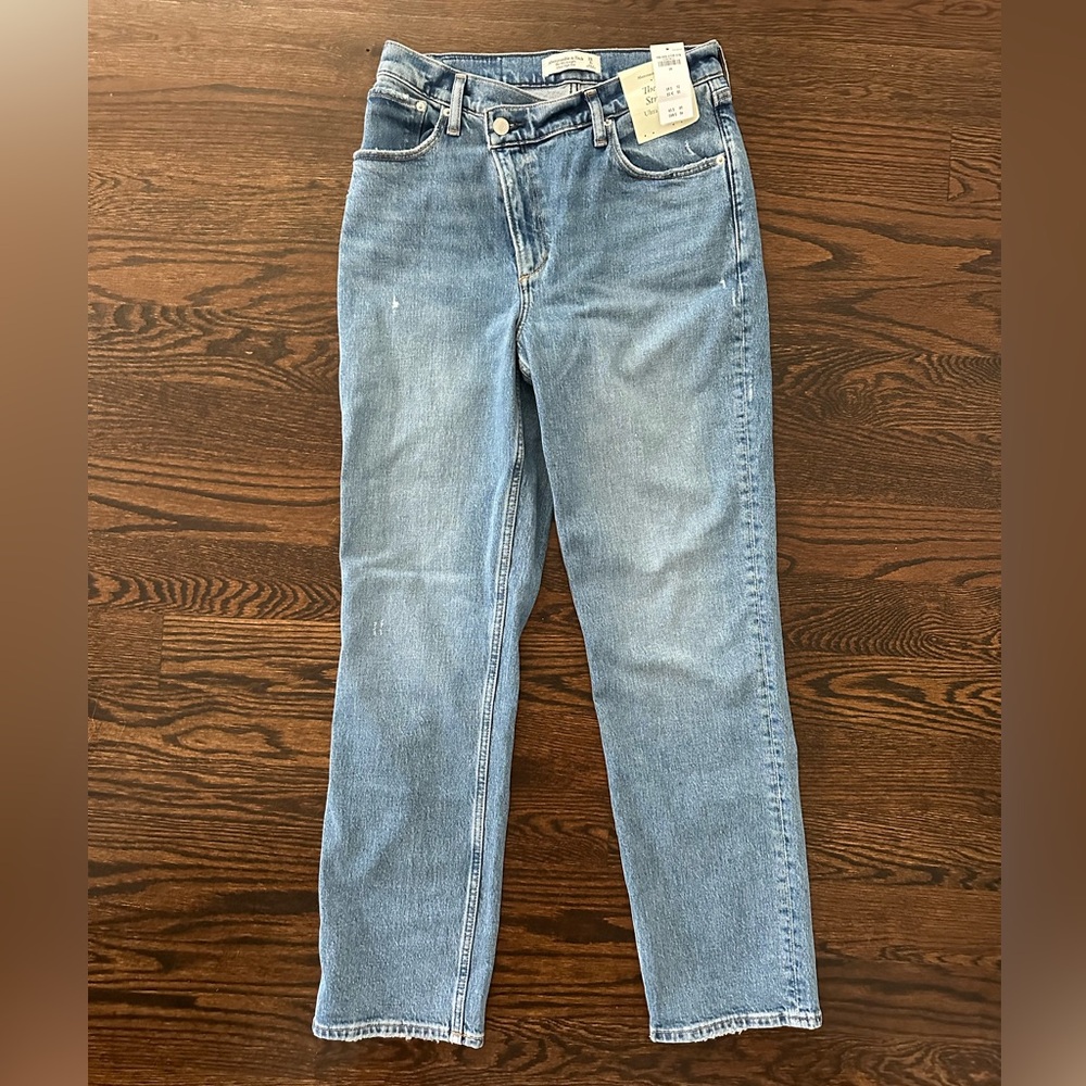 Abercrombie & Fitch Ultra High Rise 90s Straight Jean